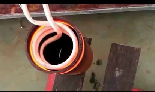 Steel pipe inner hole heating